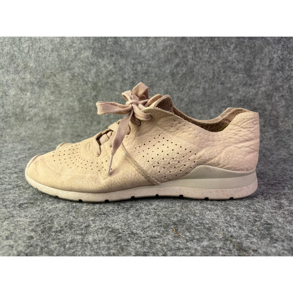 UGG Tye Sneakers Womens‎ 8.5 Pink Leather Perforated Low Top 1016674
